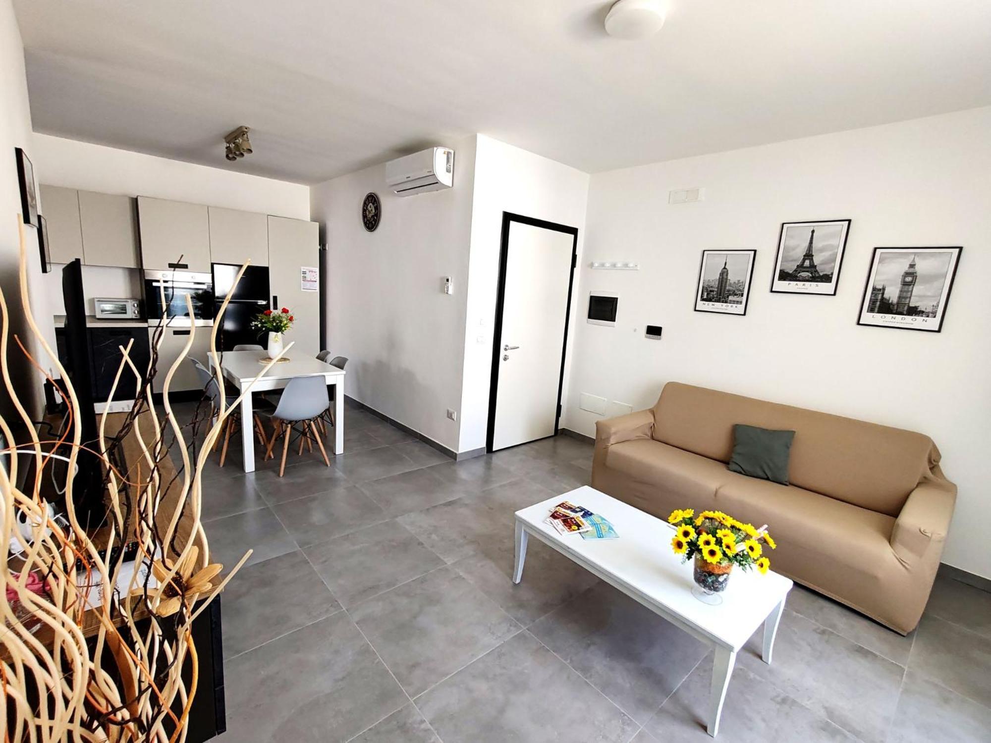 La Dama Di Loto Apartment Lecce Bagian luar foto
